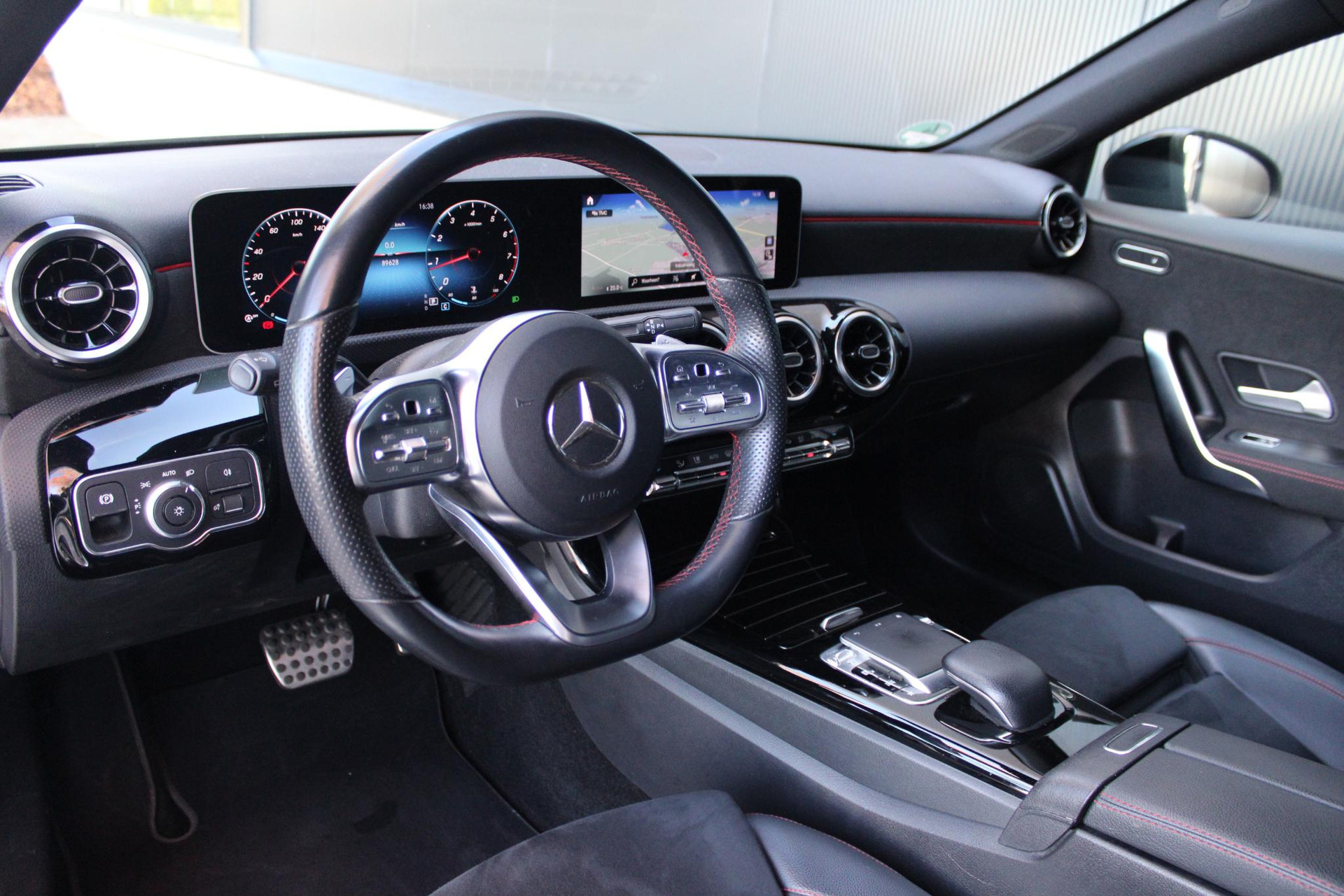 40999505-5.jpg
