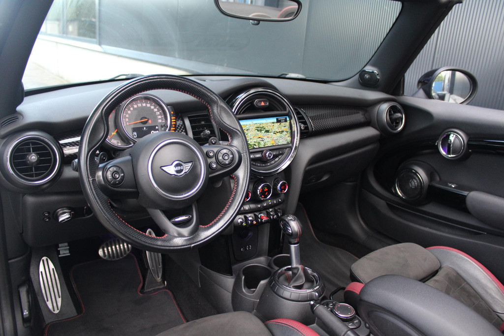 56099410-6.jpg